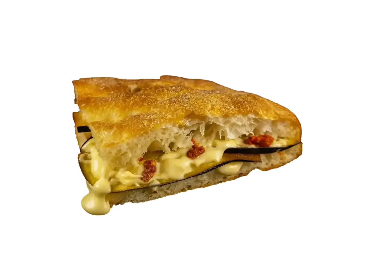 Focaccia con berenjena, nduja picante y crema de pecorino 